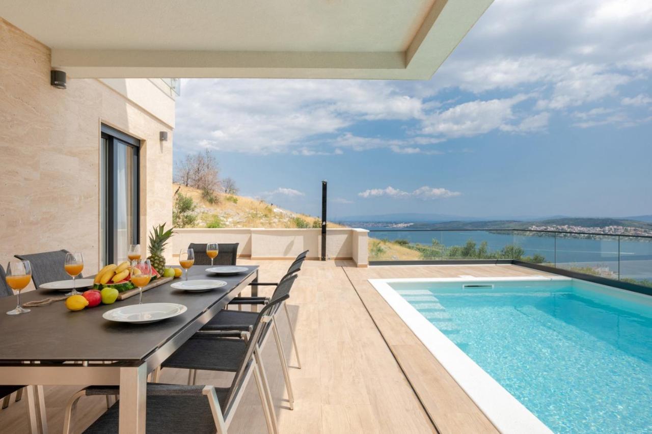 Villa New Astera -heated Pool, 4 Bedrooms, And Sea Views Seget Vranjica